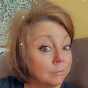 Meet your Posher, Dee